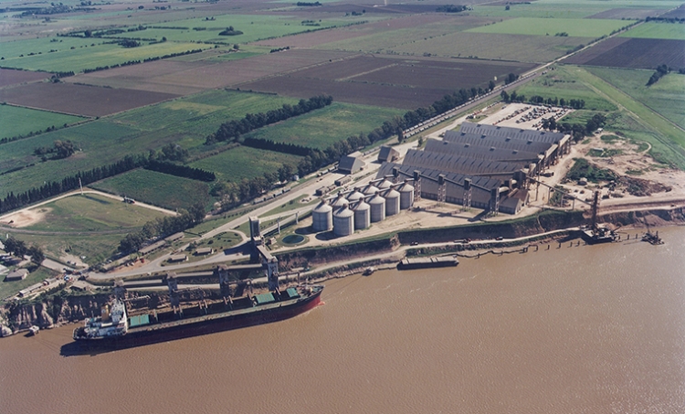 Muelle de Barcazas